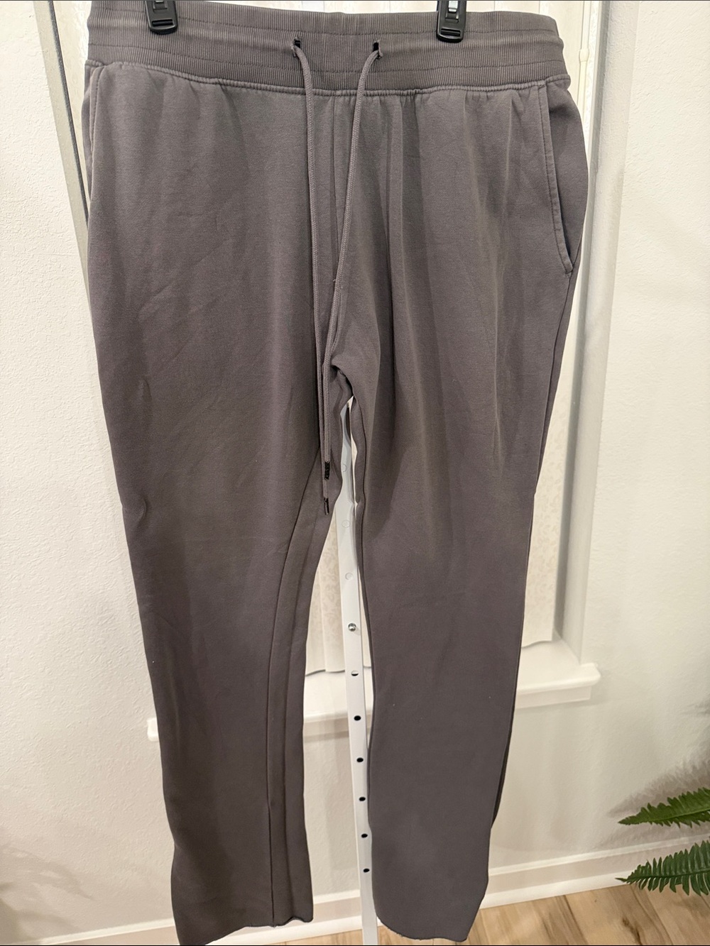 Men's Gray Drawstring Jogger Pants